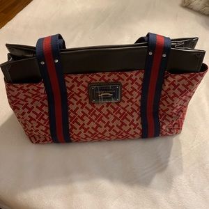 Tommy Hilfiger women’s medium iconic tote